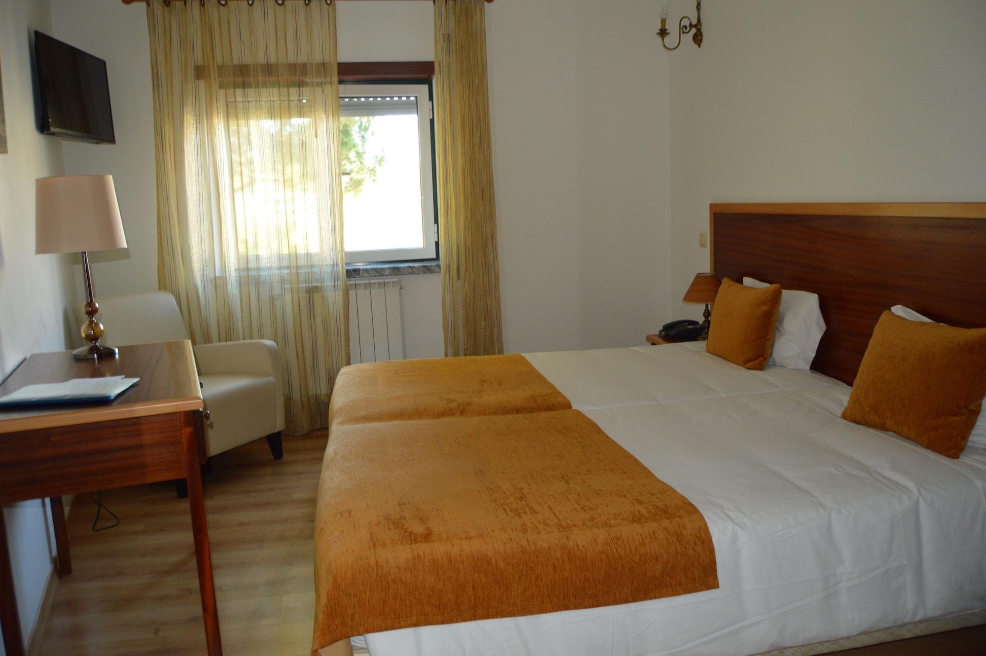 Hotel Louro โอบิดอส ภายนอก รูปภาพ