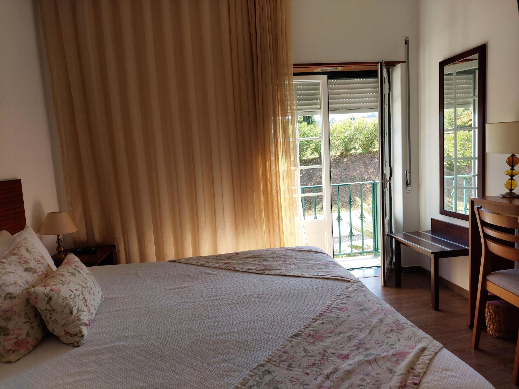 Hotel Louro โอบิดอส ภายนอก รูปภาพ
