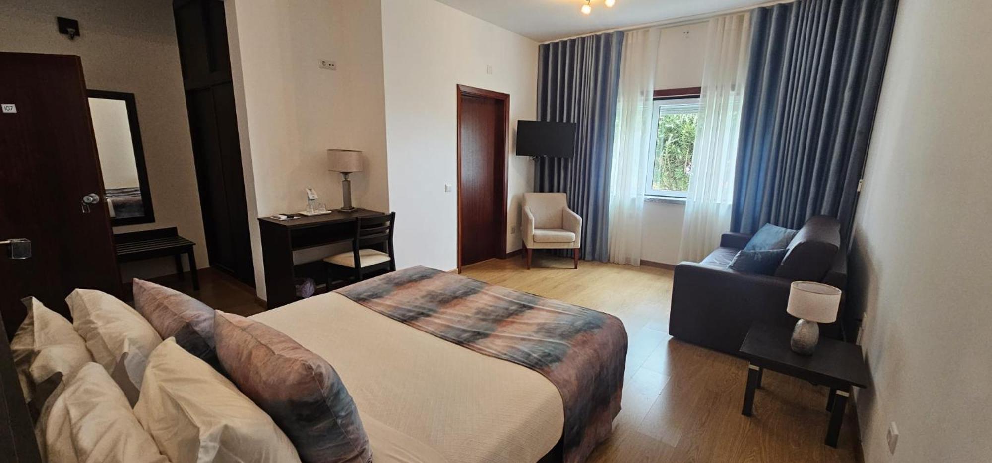 Hotel Louro โอบิดอส ภายนอก รูปภาพ